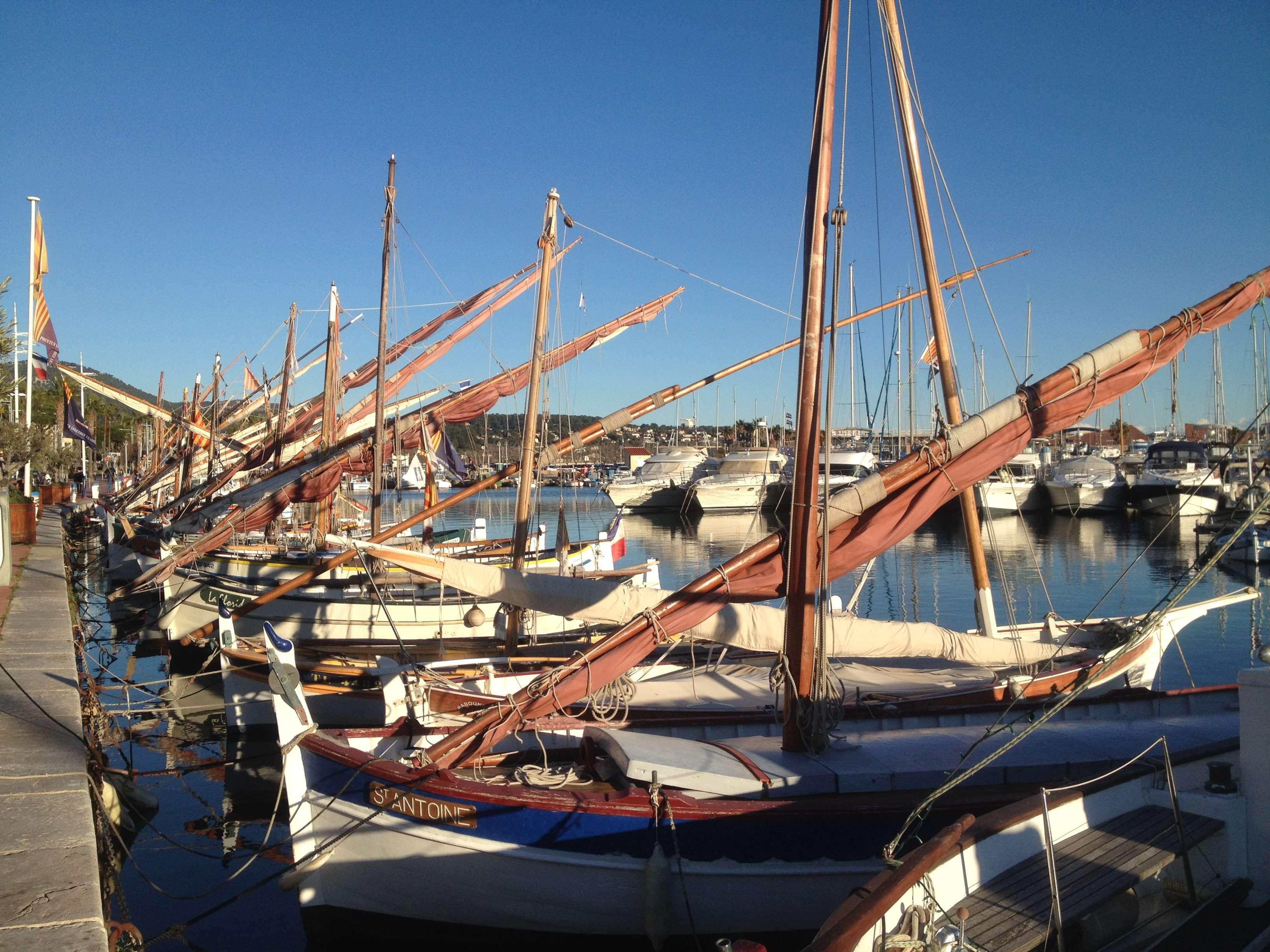 Kyriad Direct Marseille Est La Valentine La Penne-sur-Huveaune ภายนอก รูปภาพ