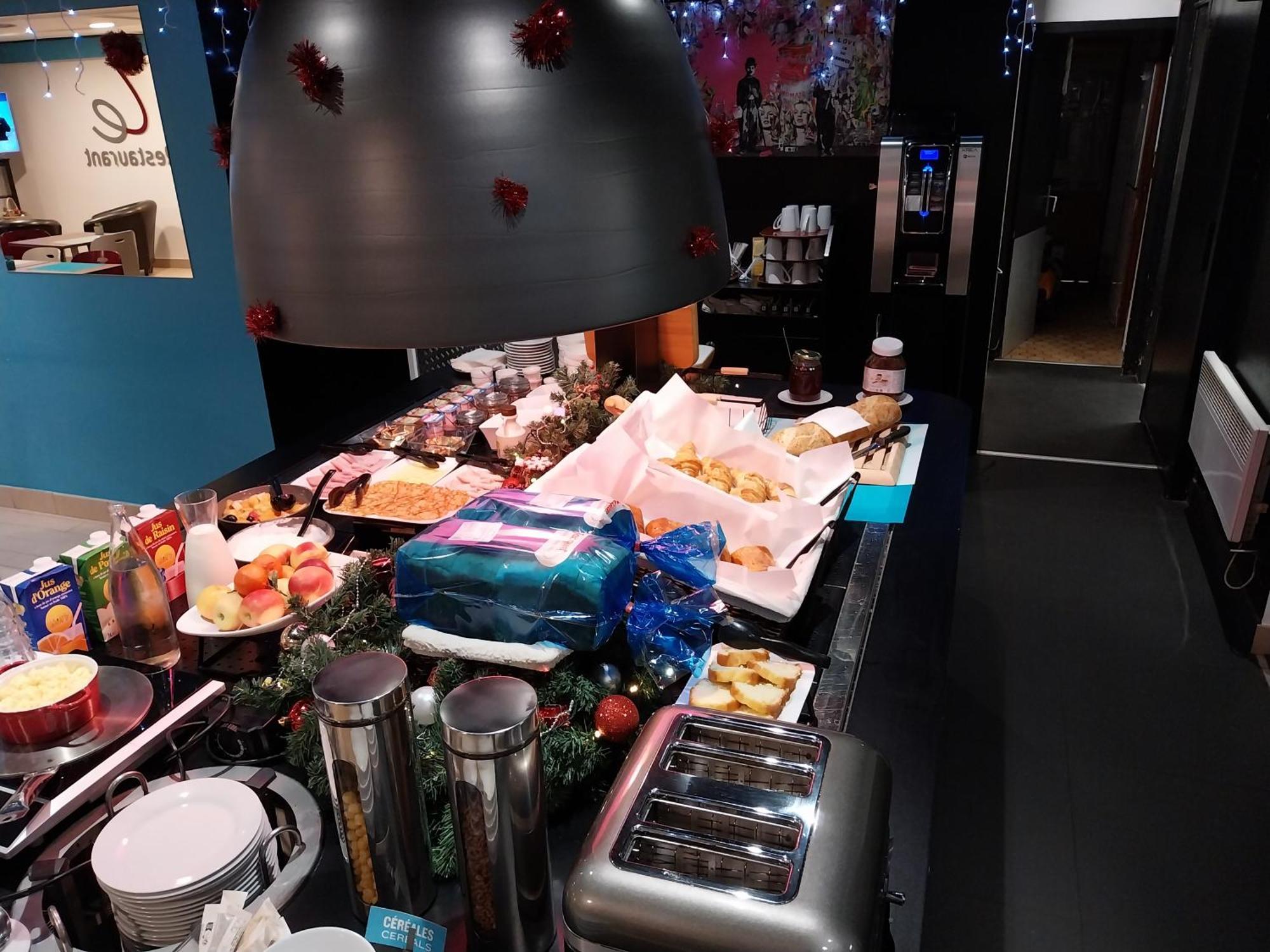 Kyriad Direct Marseille Est La Valentine La Penne-sur-Huveaune ภายนอก รูปภาพ