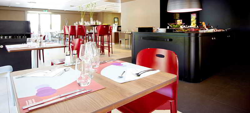 Kyriad Direct Marseille Est La Valentine La Penne-sur-Huveaune ภายนอก รูปภาพ