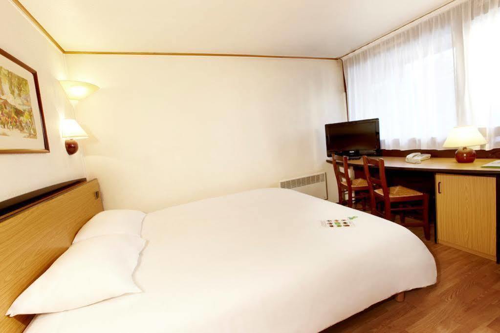 Kyriad Direct Marseille Est La Valentine La Penne-sur-Huveaune ภายนอก รูปภาพ